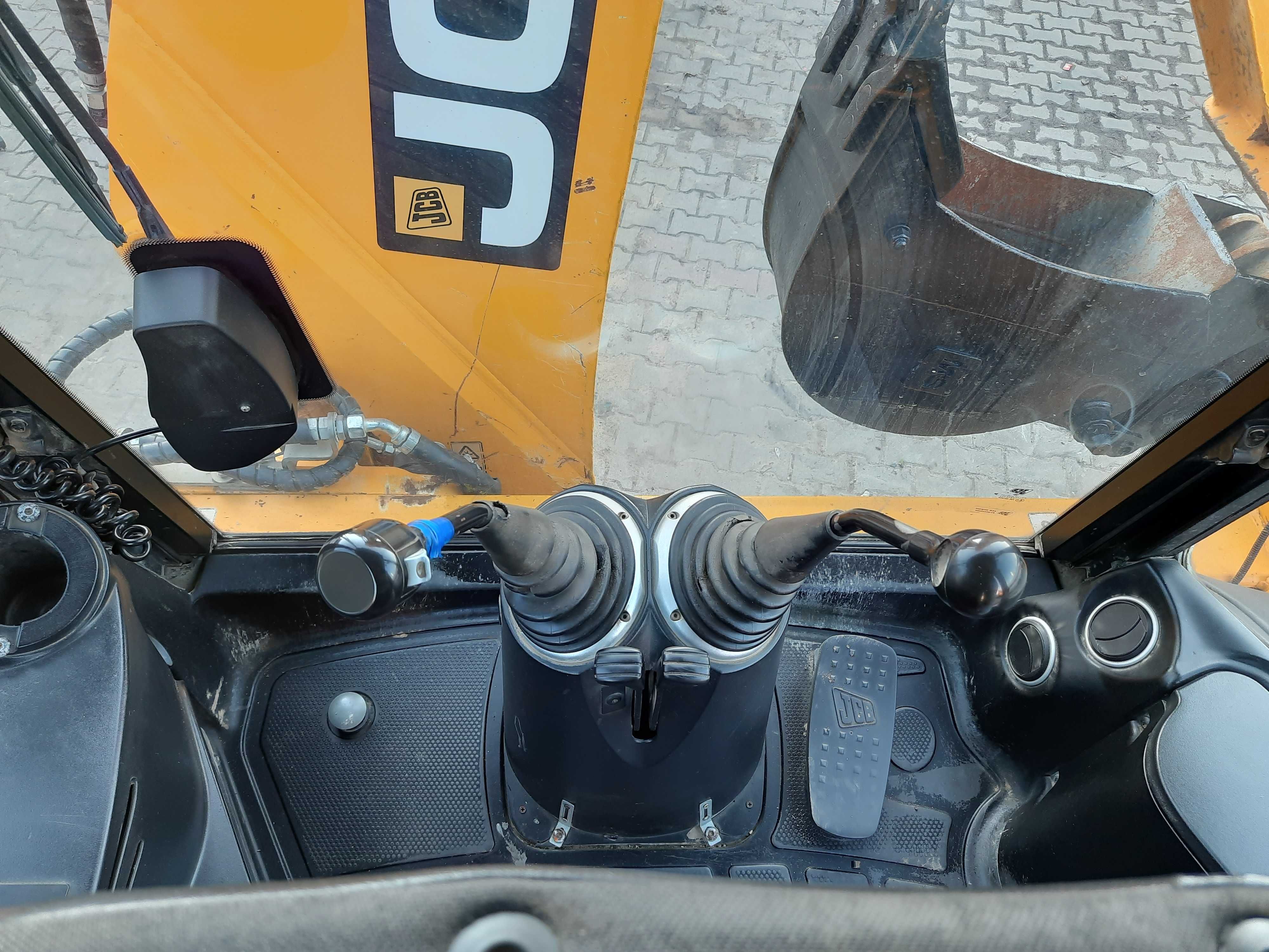 Koparko ładowarka JCB 4CX rok 2016 silnik 110KM + łyżki