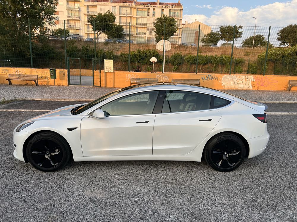 Tesla model 3 - 105 mil km - 325 cv -Standard Range Plus