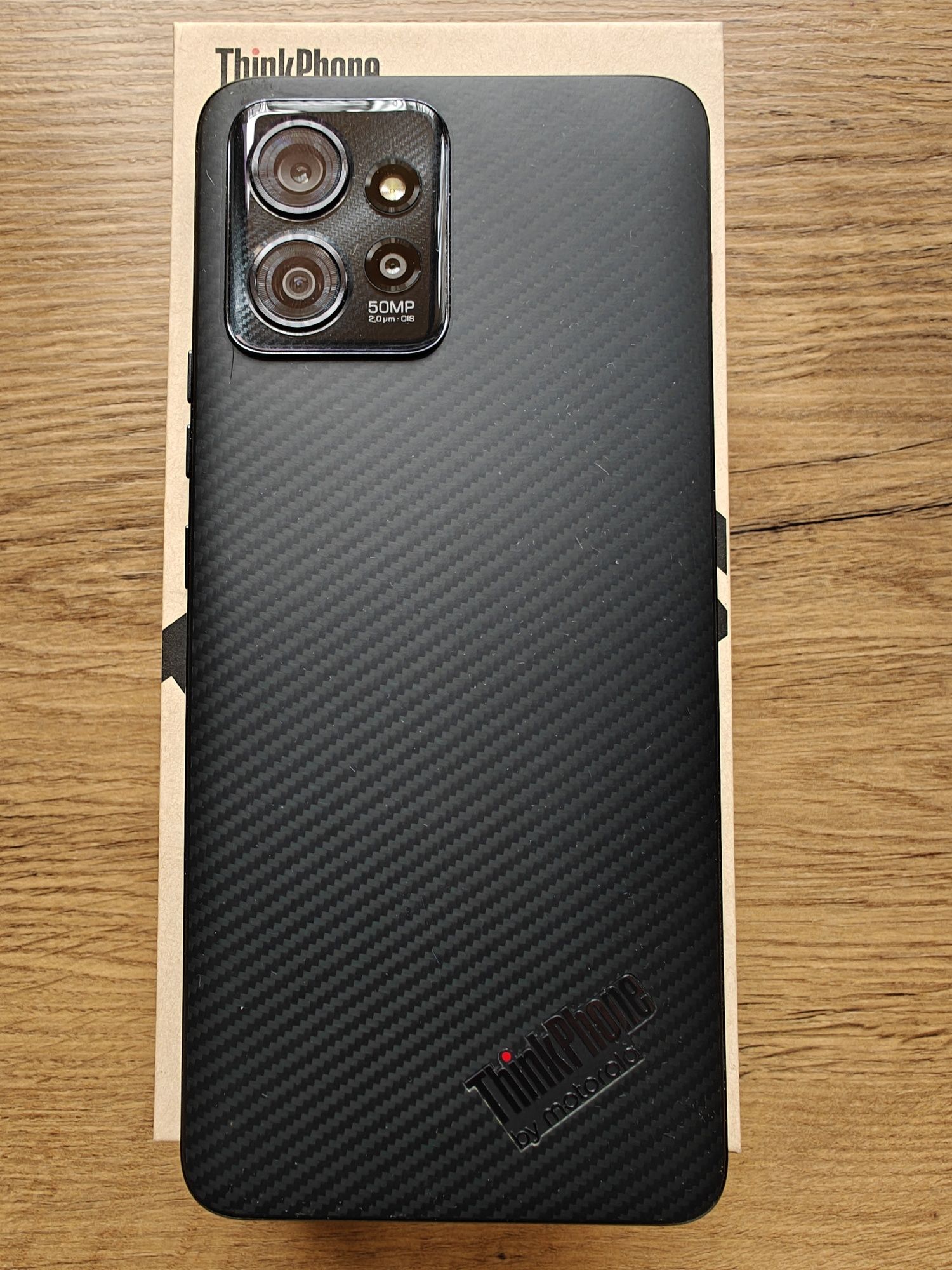 Thinkphone smartfon