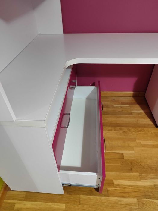 Biurko dla dziewczynki + kastlik