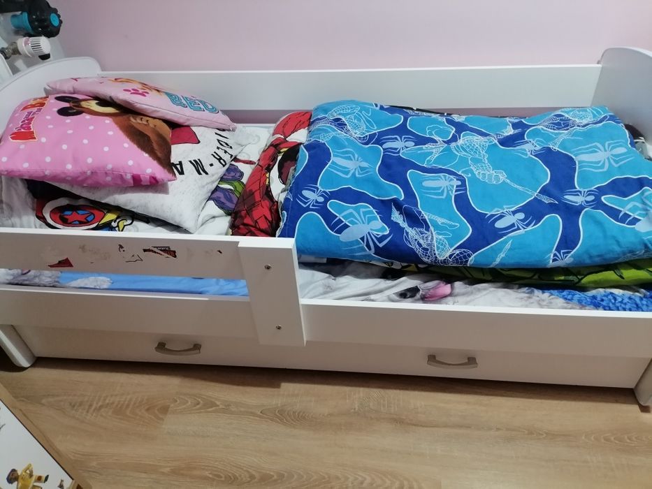 Sprzedam łóżko dla dziewczynki