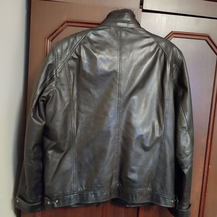 Продам шкіряну куртку bugatti