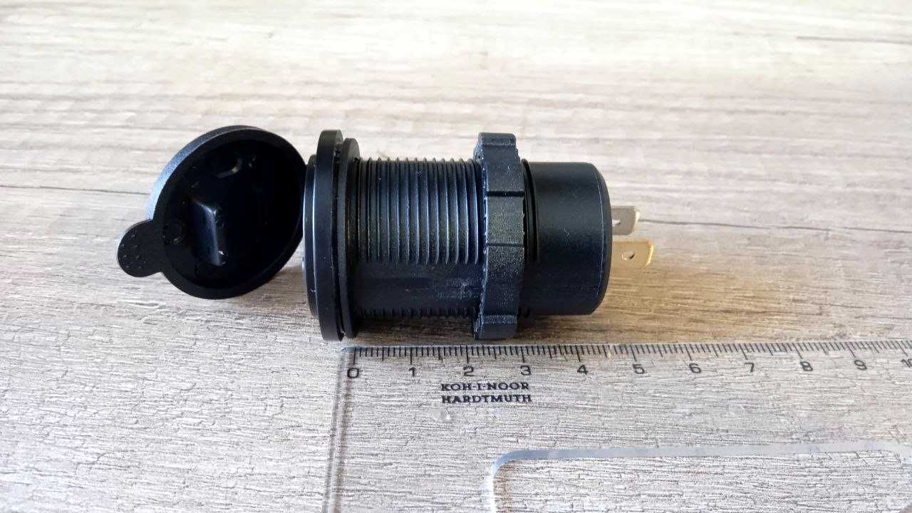 Автомобільний врізний адаптер (розетка / зарядка авто) USB. Type-C 65W