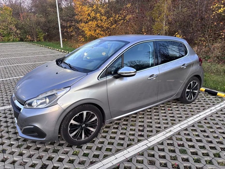 Peugeot 208 Peugeot 208 1.2 PureTechAllure, pierwszy właściciel,bezwypadkowy 21900