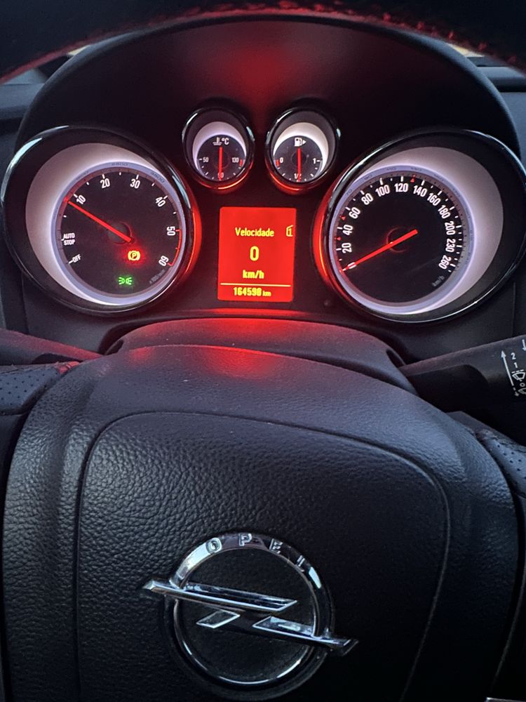 Carro Opel Astra GTC