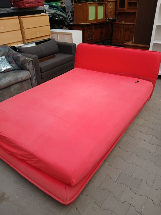 Wygodne Łózko do sypialni z materacem