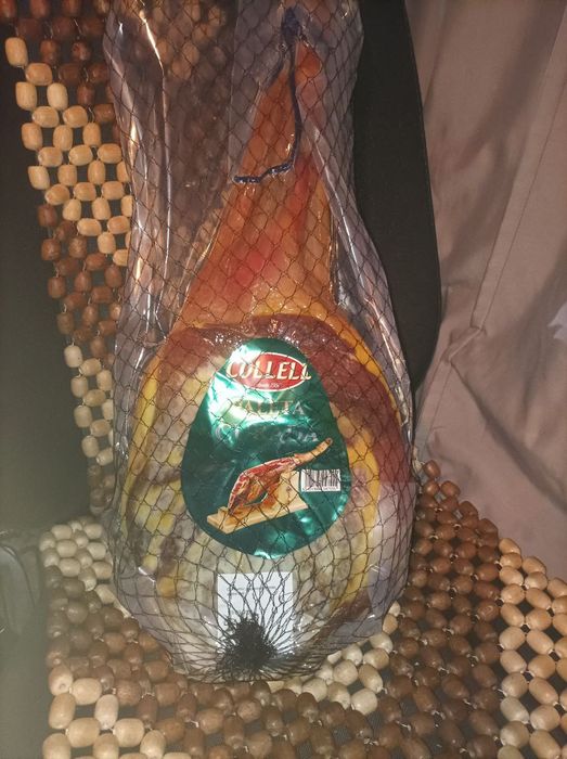 Хамон внаявності та під замовлення