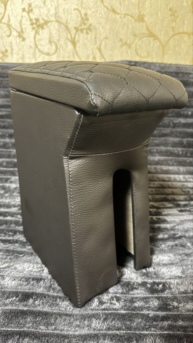 Підлокітник Хюндай Гетц Hyundai Getz  Чорний