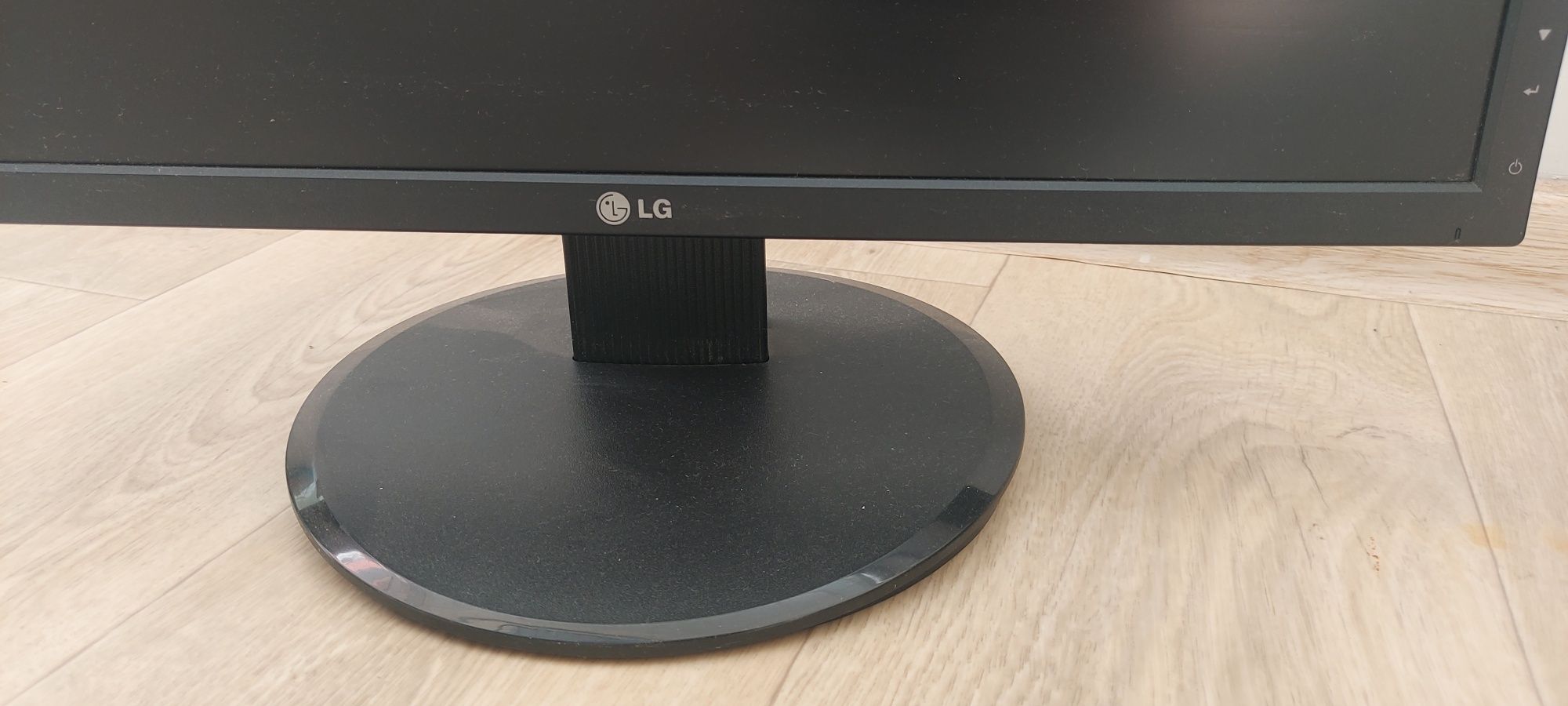 Монитор LG, в отличном состоянии