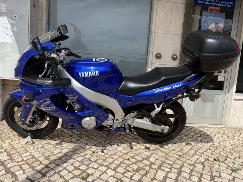 YAMAHA yzf muito estimada
