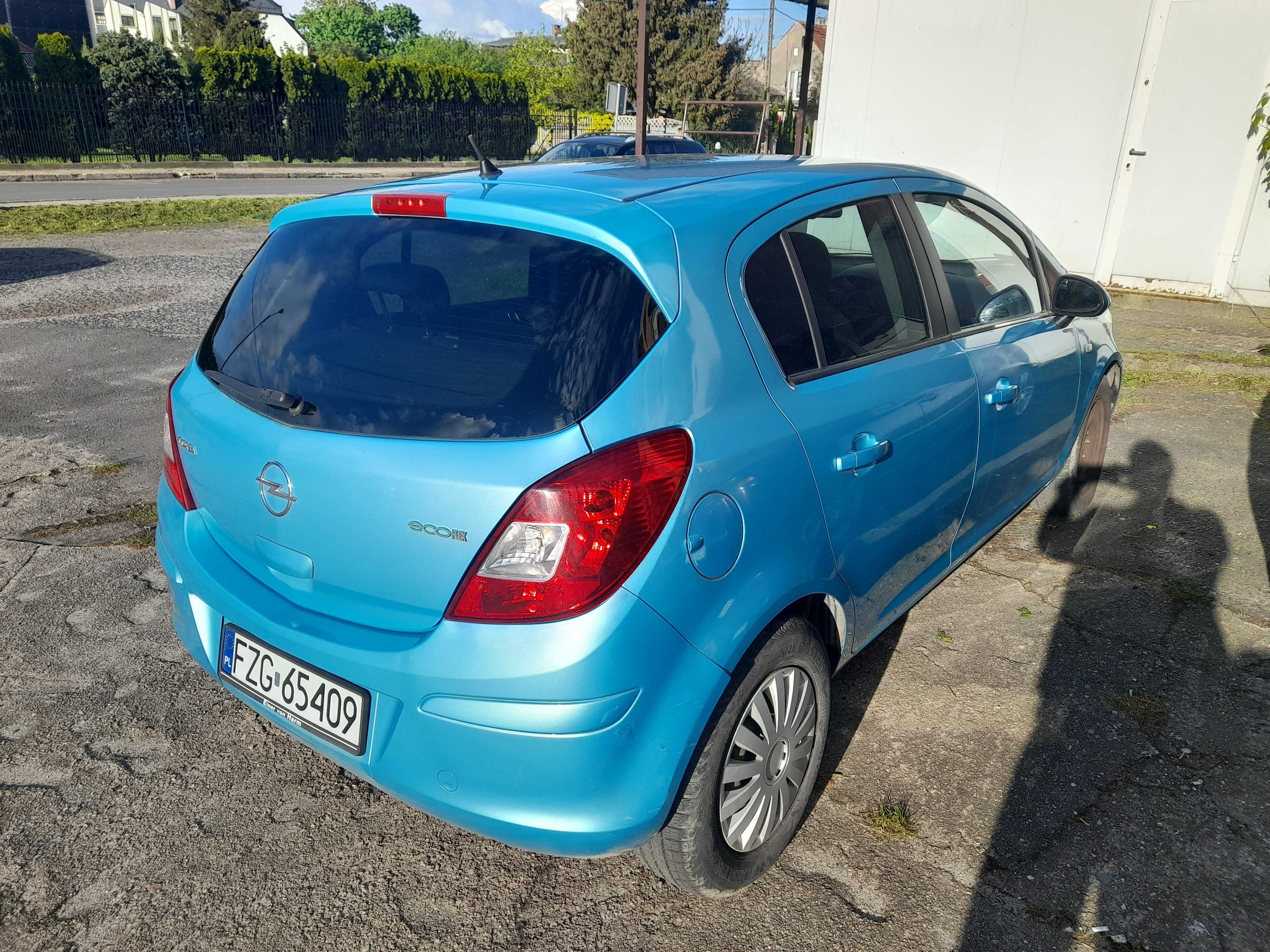 sprzedam samochód Opel Corsa D 1,2 2010 rok