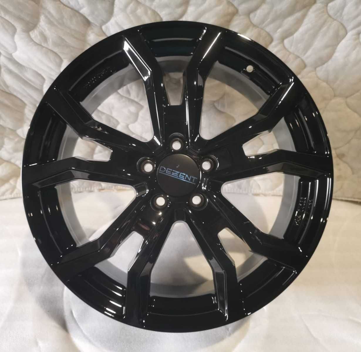 Alufelgi Dezent TV Black 7,5Jx19 BMW Mercedes Audi VW Seat 5x112 ET32