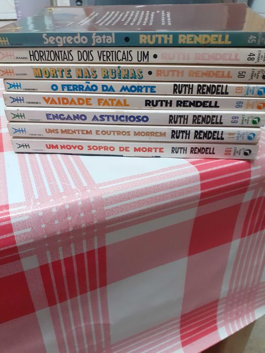Livros Policiais Antigos