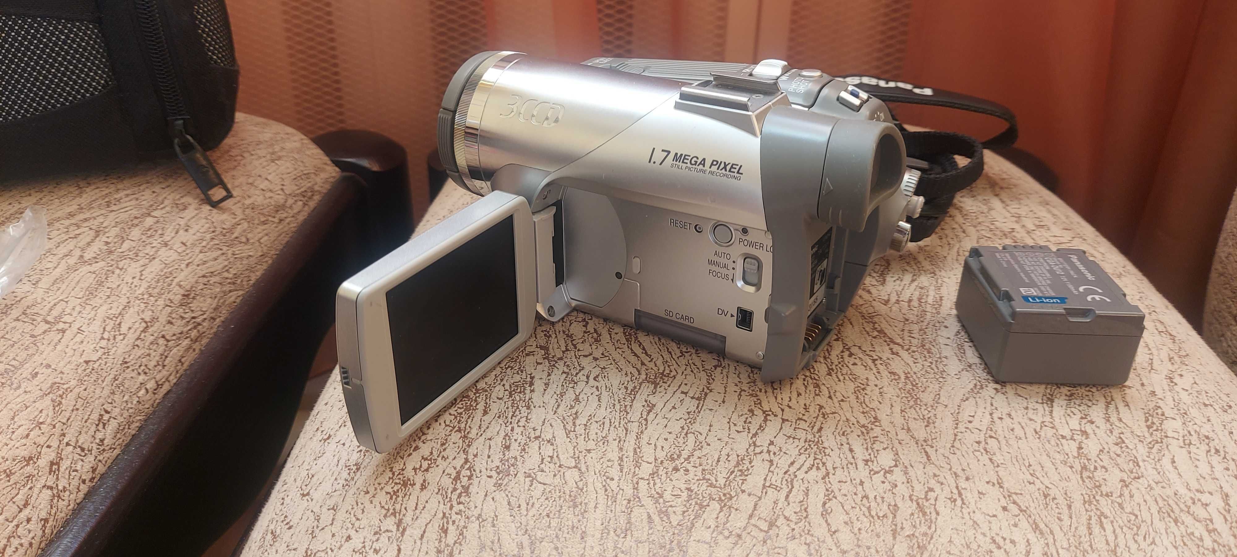 Видеокамера Panasonic NV-GS75.