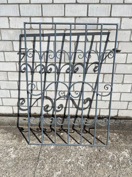 Продам металеві грати.