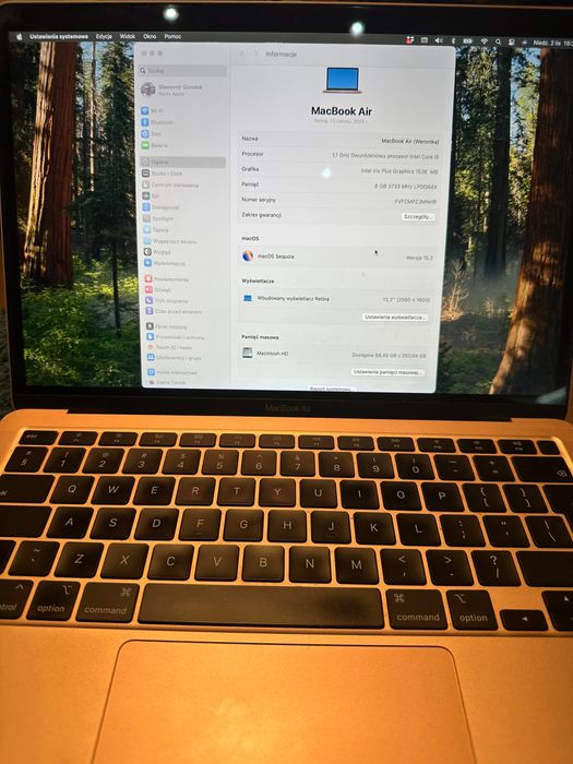 MacBook Air 2020 złoty