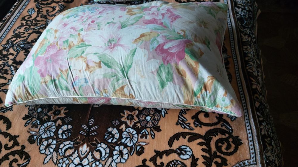 Продаю подушки пух гусиный б/у