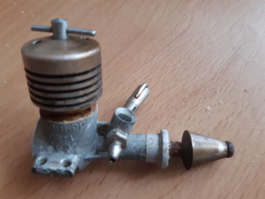 Silnik modelarski spalinowy Sokół 2,5cm unikat
