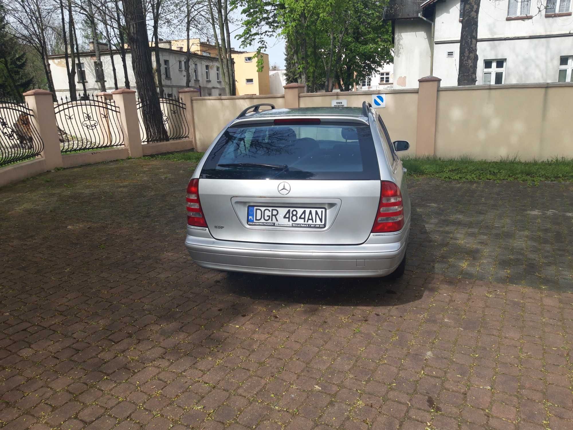 Mercedes-Benz C200