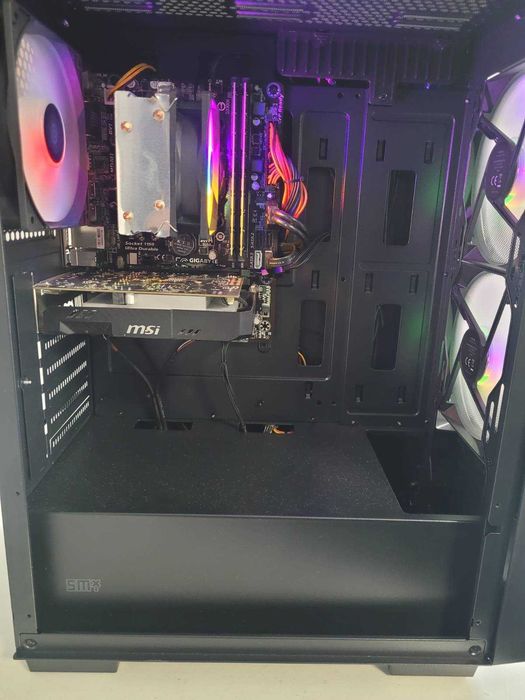 Komputer PC  i5-4460 / 16GB RAM / RX 560 / SSD 240GB