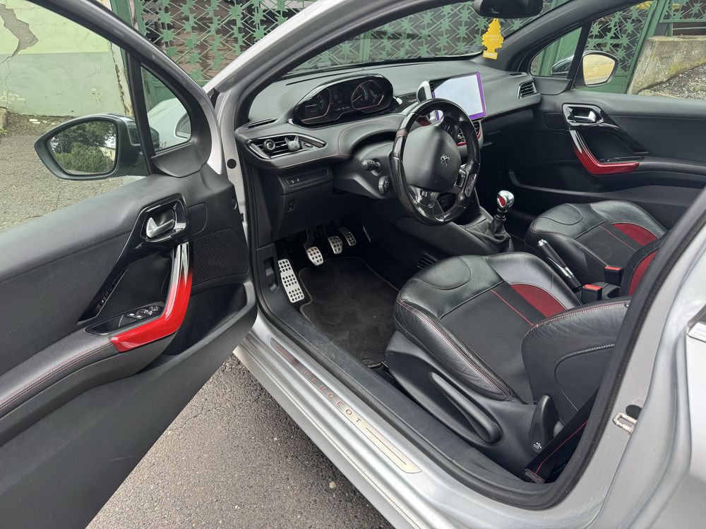 Peugeot 208 gti 200 km serwis