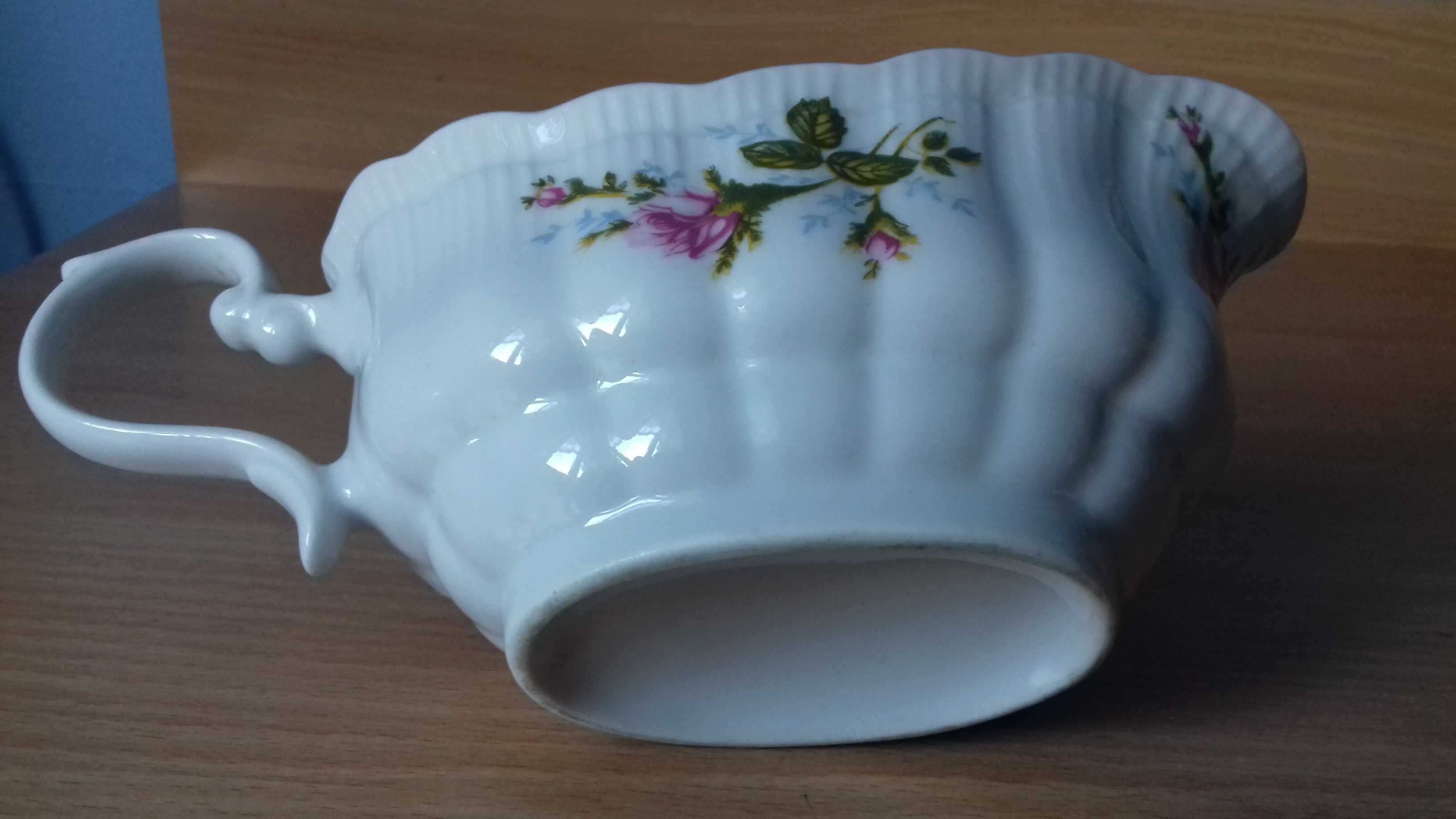 Sosjerka porcelanowa, zdobienia kwiatowe