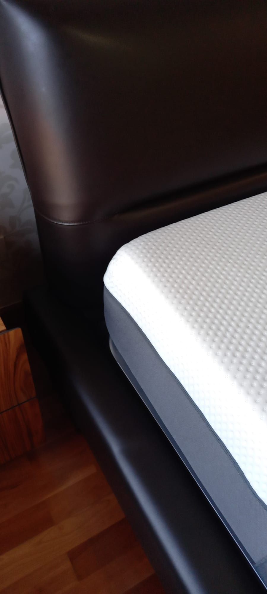 Cama e colchão emma