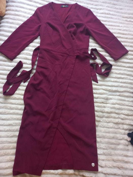 Сукня бордового кольору