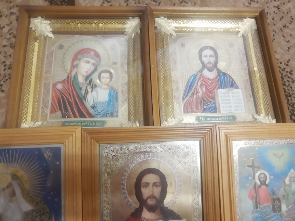 Продам иконы, не старинные.