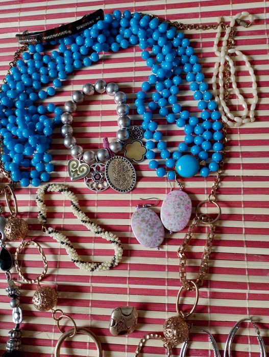 Лот бижутерии. Винтажная и современная