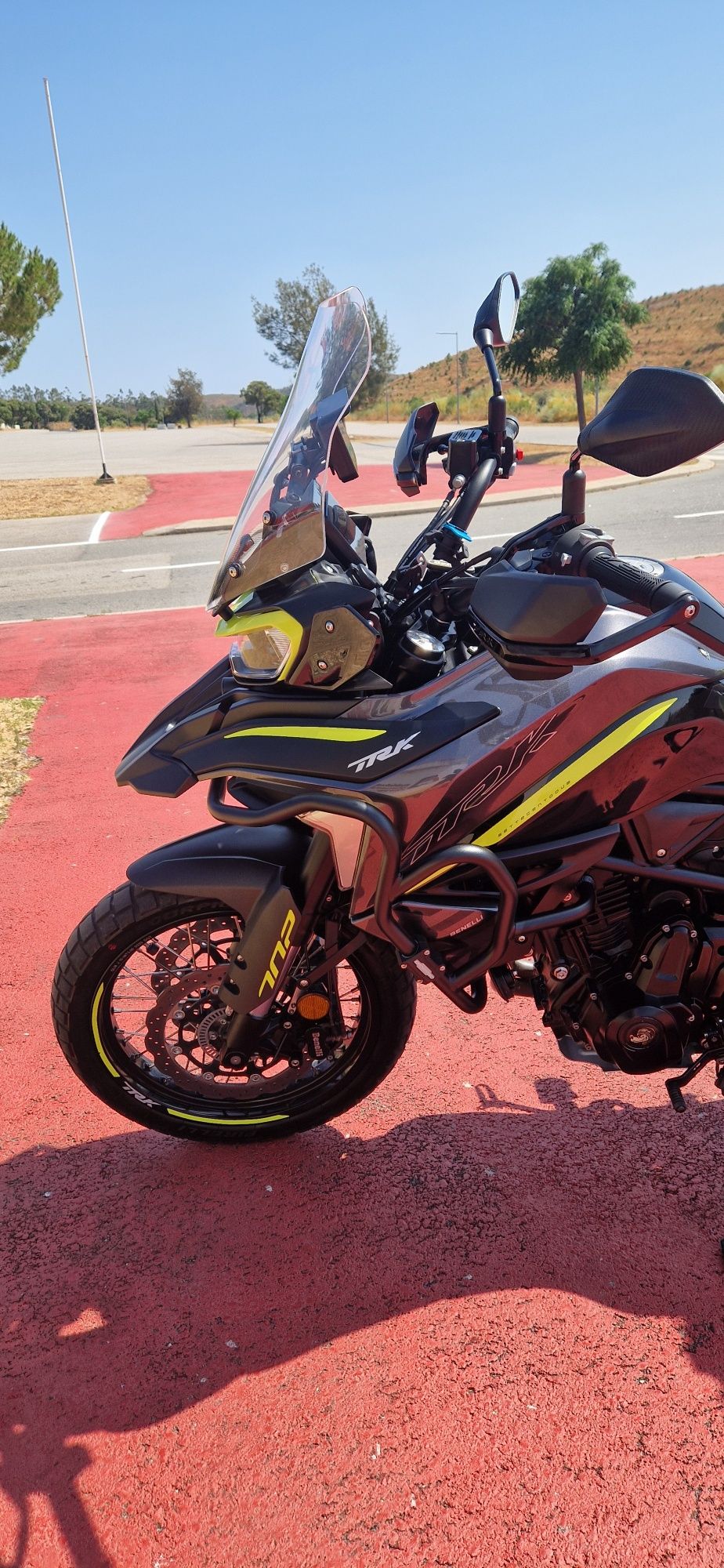 Benelli TRK 702X revisão 18.000 kms já efectuada