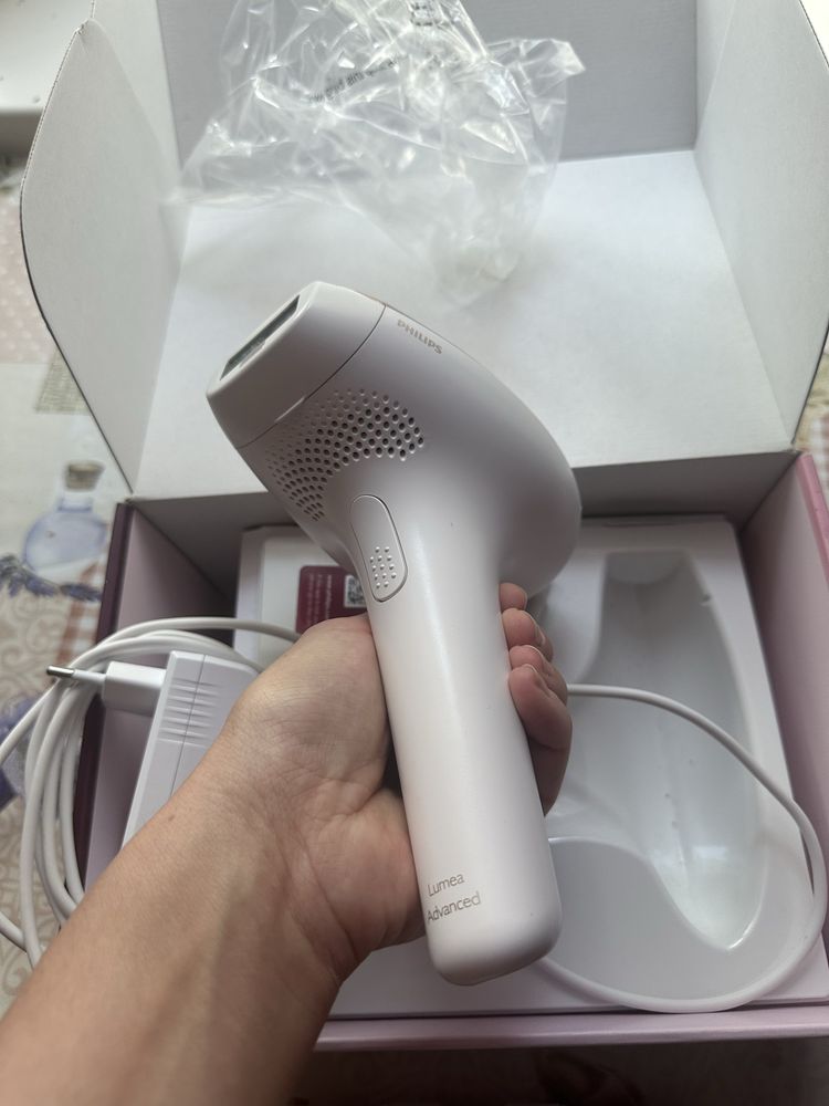 Продам Фотоэпилятор PHILIPS Lumea Advanced