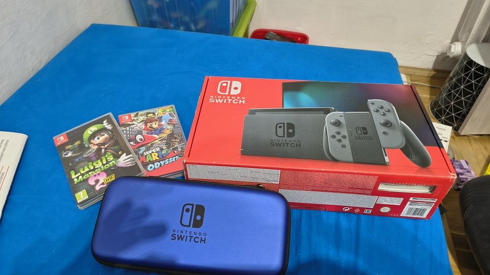 Nintendo switch V2 stan jak nowe +6 gier+etui