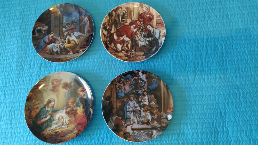 Pratos da Vista Alegre da coleção Festa Natal