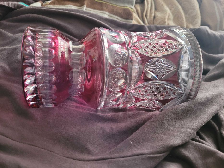 vaso de cristal vermelho