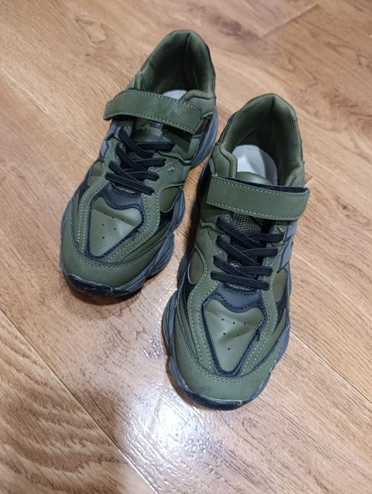 Продам кросівки для хлопчика 38 розміру