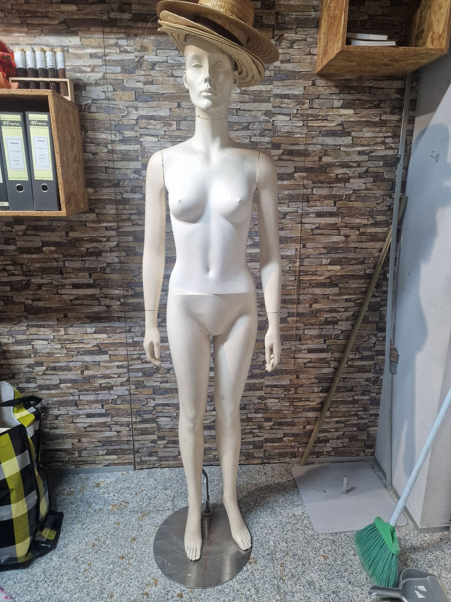 Manequim para exposição de roupa