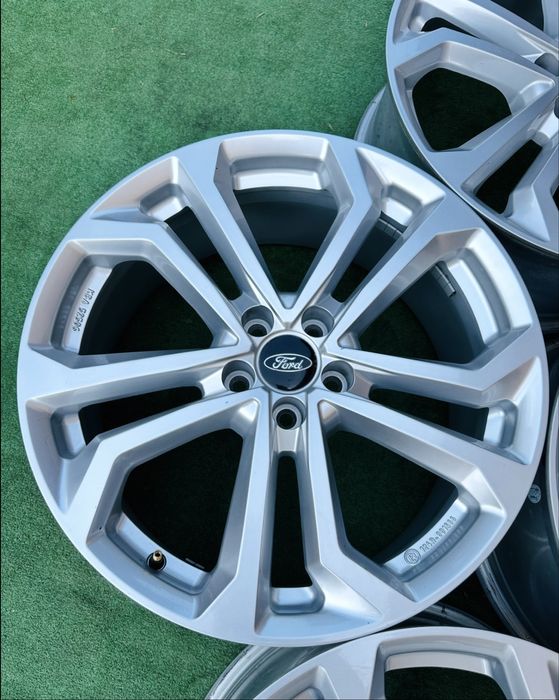 Диски 5/108 R19 Ford 8J ET42.5 dia-63.4 Dezent Germany
