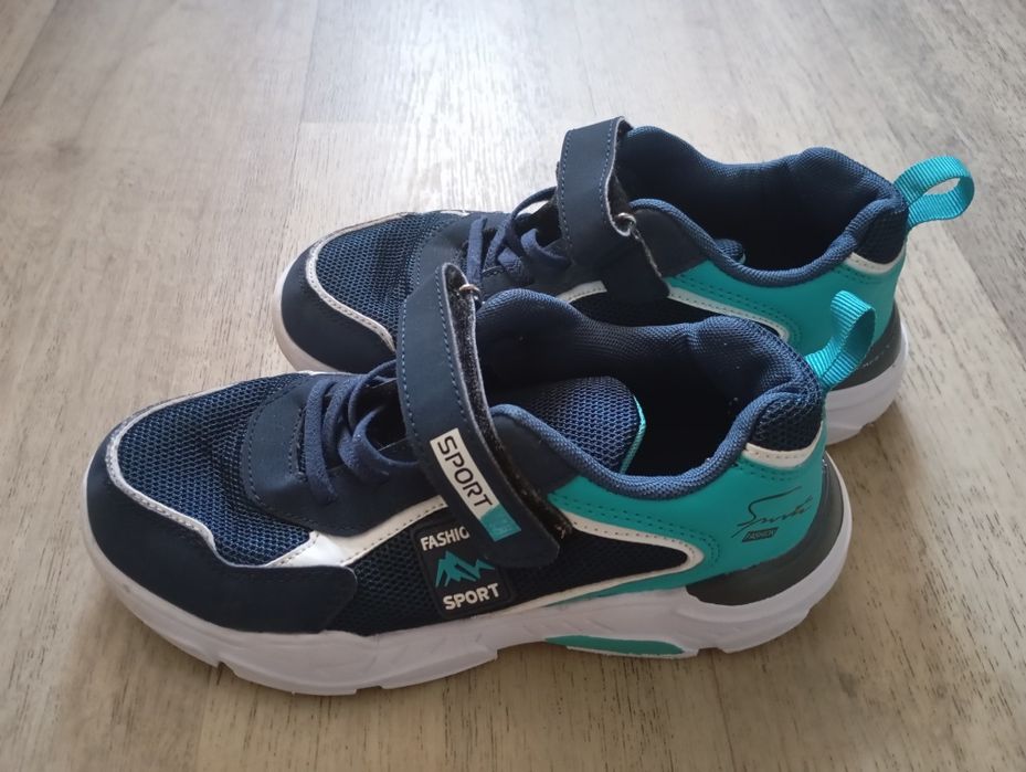 Buty lekkie szkolne 36 wkł.23.5 biała podeszwa