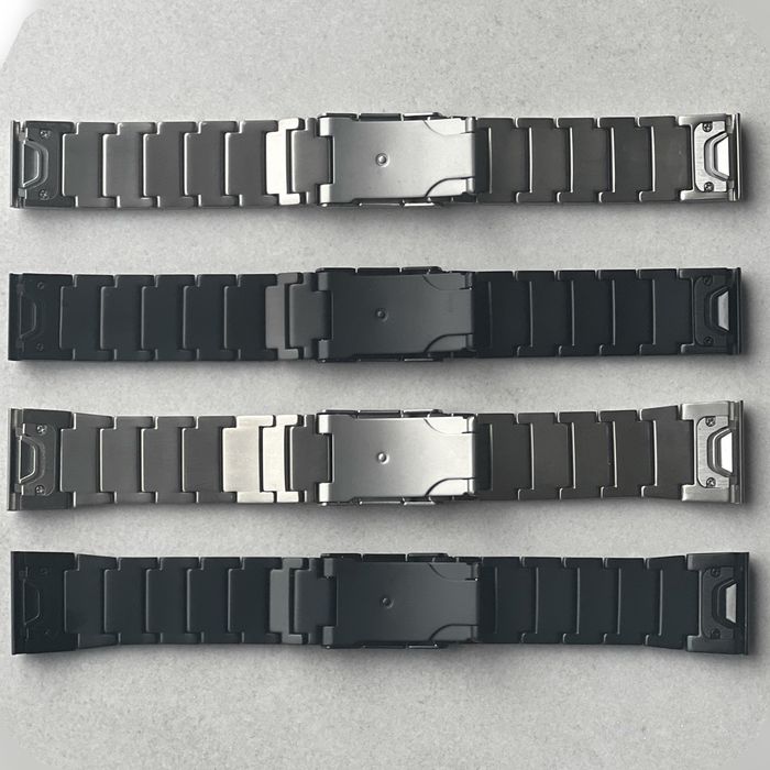 Титановий ремінець Garmin Quick Fit 22мм / 26мм — чорний або сірий