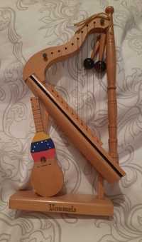 Miniaturowa harfa wenezuelska