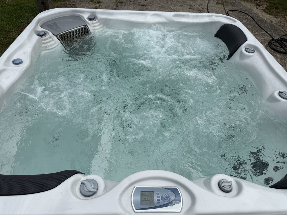 Jacuzzi Wanna Ogrodowa Freestylespa