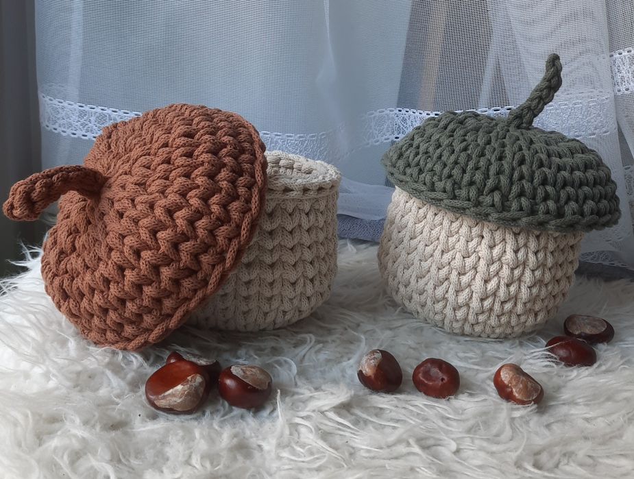 Koszyk z przykrywką żołądź na szydełku dekoracja osłonka handmade