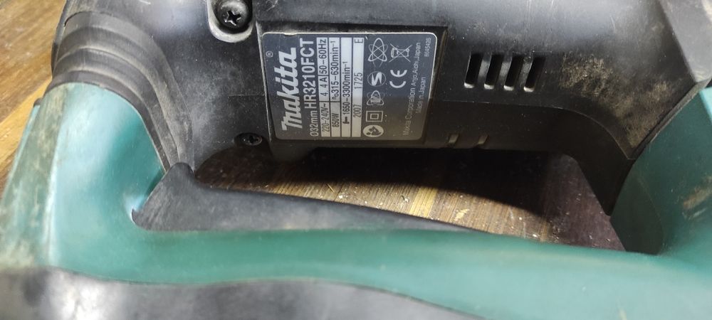 Продам перфоратор makita hr3210ftc оригінал