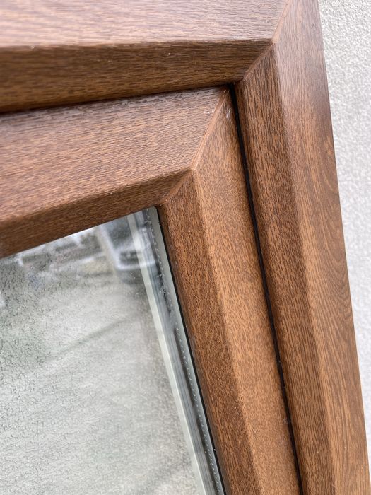 Okno okna dwuskrzydłowe brąz