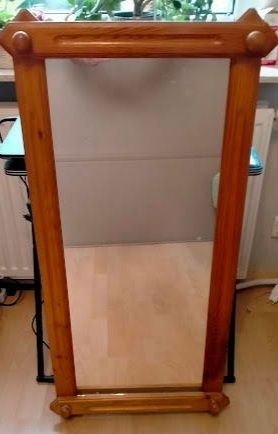 Lustra do powieszenia w drewnianej ramie