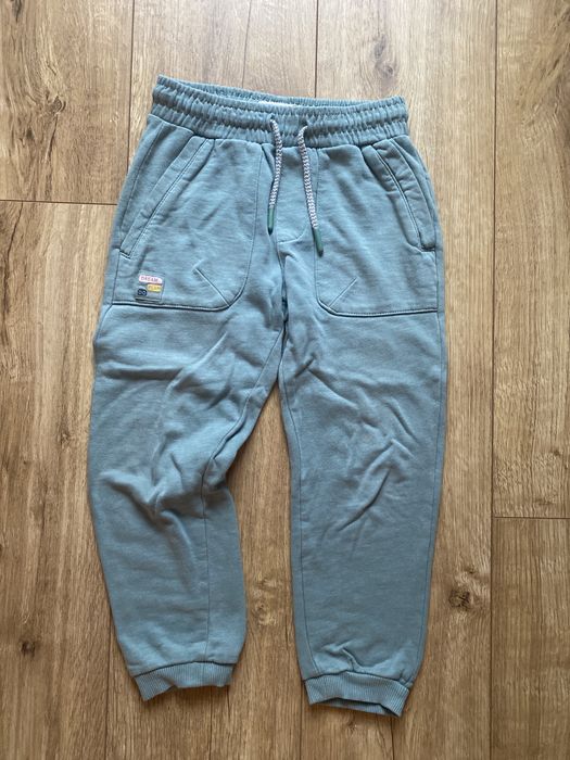 Spodnie dresowe Reserved 122 / 116