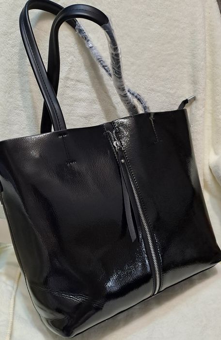 Класичний лаковий шоппер