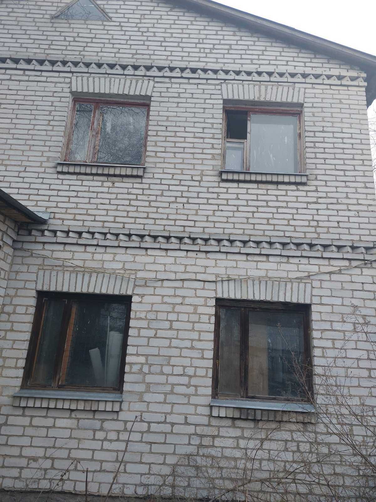 Будинок, 2-х поверховий с. Нові Петрівці