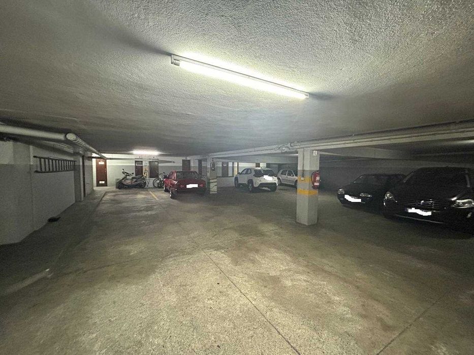 Garagem para Arrendamento — São Mamede de Infesta